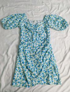 Urbanic Blue Floral Puff Sleeve Dress