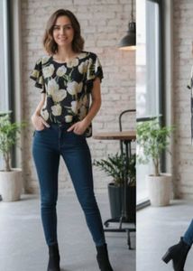 Floral Print Flutter Sleeve Top