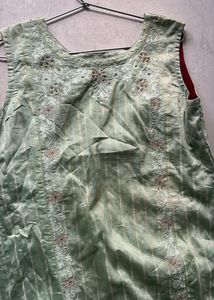 Sleeveless ethnic gown