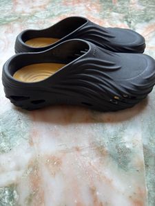 CROCS Echo Wave