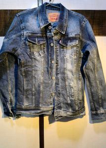 Levi's Denim Jacket - Classic Style