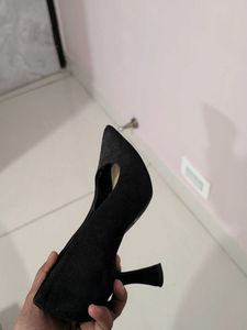 H&amp;M Black Suede Pointed Toe Heels