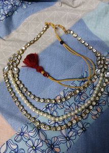 • Elegant White Kundan &amp; Pearl Necklace Set with E