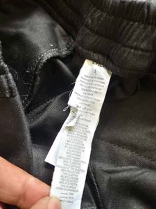 ALO Yoga Black Baggy Cargo Pants | Size S | Street