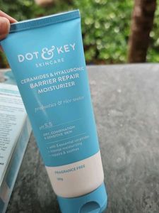 DOT &amp; KEY Ceramides &amp; Hyaluronic Moisturizer