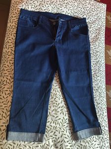 Dark blue 3/4th denim jeans from Femo
