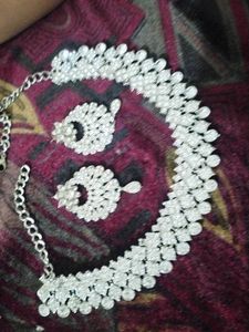 Stunning Rhinestone Necklace &amp; Earring Set