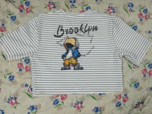 croped white tshirt