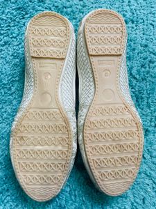Embroidered Juttis/Mojaris
