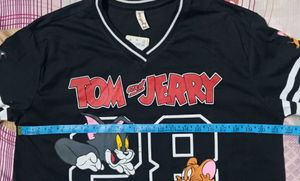 Varsity/Jersey-Style Tom &amp; Jerry Unisex T-shirt
