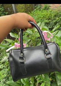 Chic Black Bow Handbag