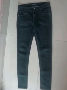 Black skin fit jeans