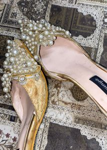Embellished Pointed Toe heels
