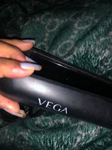 Vega Hair Straightener