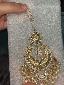 Elegant Pearl &amp; Kundan Maang Tikka