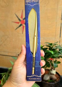 Hogwarts Feather Quill Pen