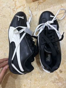 Rosie Stylish Black Puma Sneakers