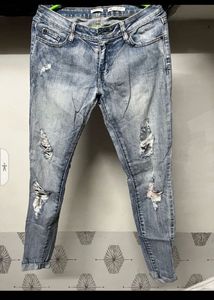 Ripped Skinny Jeans