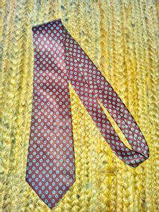 Classic Men's Burgundy Patterned Tie