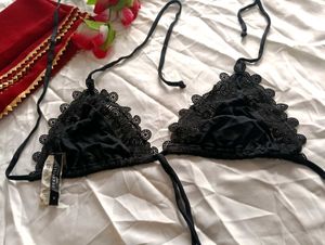 🎀BUY '1' GET '1' FREE Chic Black Bikini Top