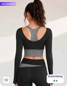 Urbanic Women's Long Sleeve Athletic Top