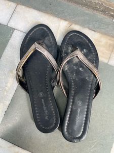 Stylish Black Flip-Flop Sandals