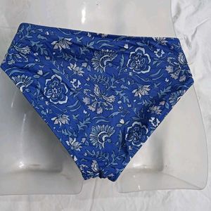⚛️ Floral Print Bikini Bottom