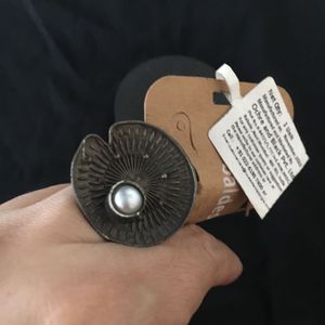 Global Desi pearl finger ring