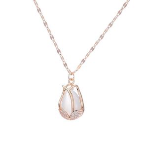 Elegant Tulip Pendant Necklace