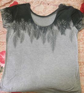Gray Feather Print T-Shirt