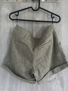 Stylish Patterned Shorts with Cuffs