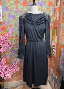 3 for 999 Elegant Black Long Sleeve Midi Dress