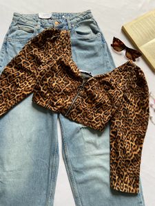 Leopard Print Cropped Zip-Up Top