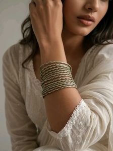 Elegant White n Golden Metallic Set of 22