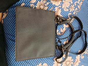 Chic Two-Tone Handbag