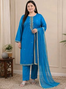 XXL - Blue Kurta Set with Gold Embroidery