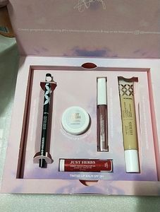 Makeup Essential Glam Box