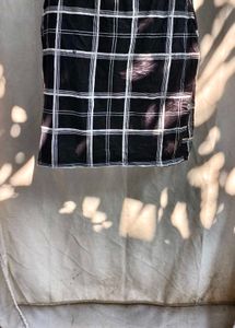 191110. Black and White Plaid Mini Skirt