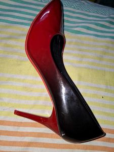 Chic Red &amp; Black Patent Stilettos