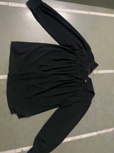 Chic Black Long-Sleeve Top