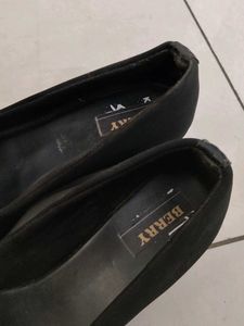 Classic Black Heels | By Berry