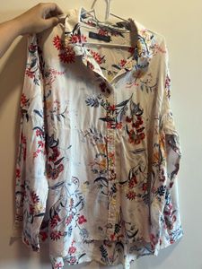 Chic Floral Print Button-Up Shirt
