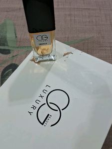 Sealed /Og Lux̌ury Smokey Perfume Brand New