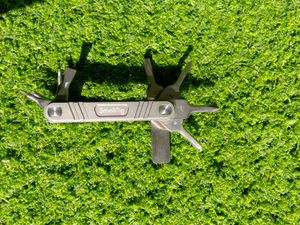SMALLRIG TC2713 UNIVERSAL FOLDING MULTI-TOOL