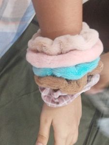 Set of 5 Fluffy Scrunchies
