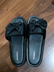Dressberry Black Bow Slides