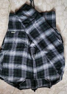 Granny Chic Plaid Lace-Up Blouse