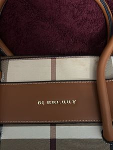 burberry (first copy ) hand bag