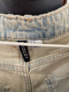 H&amp;M Light Wash Distressed Jeans