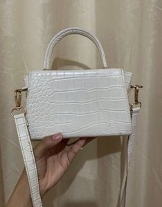Chic White Crocodile Embossed Handbag